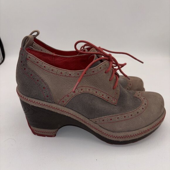 JAMBU Seattle Lace-Up Wing Tipped Heeled Oxford, Dark Charcoal/Red Accents, 6M - Picture 2 of 11